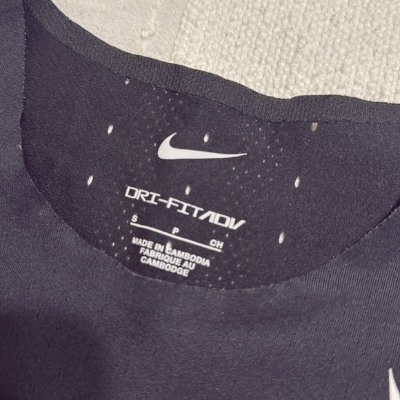 Nike Dri Fit Crop Top - Picture 2 of 6